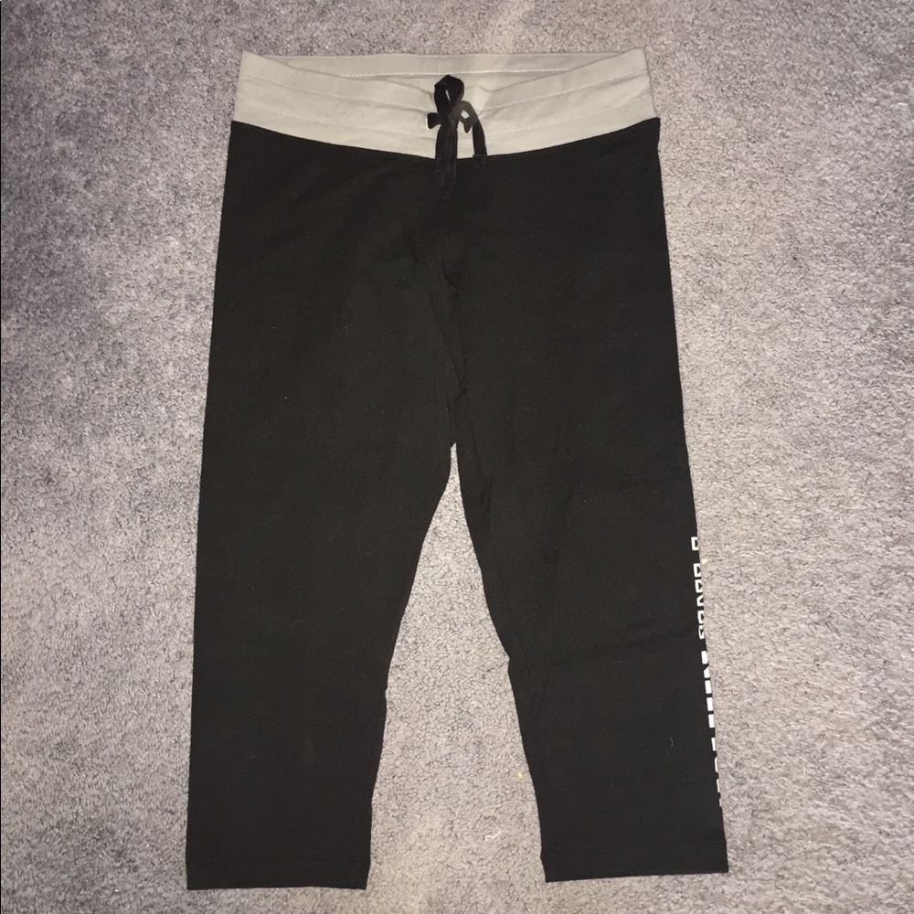 Victoria’s Secret Crop Leggings